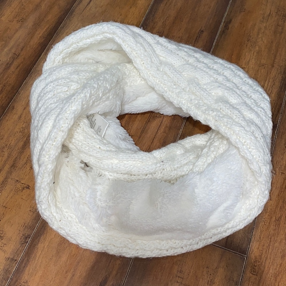 White infinity scarf